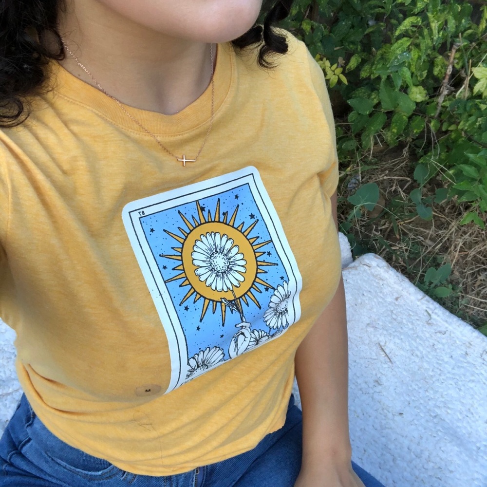 Graphic tees - Picture 3 of 4